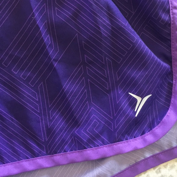 Old Navy Active shorts - Picture 2 of 3